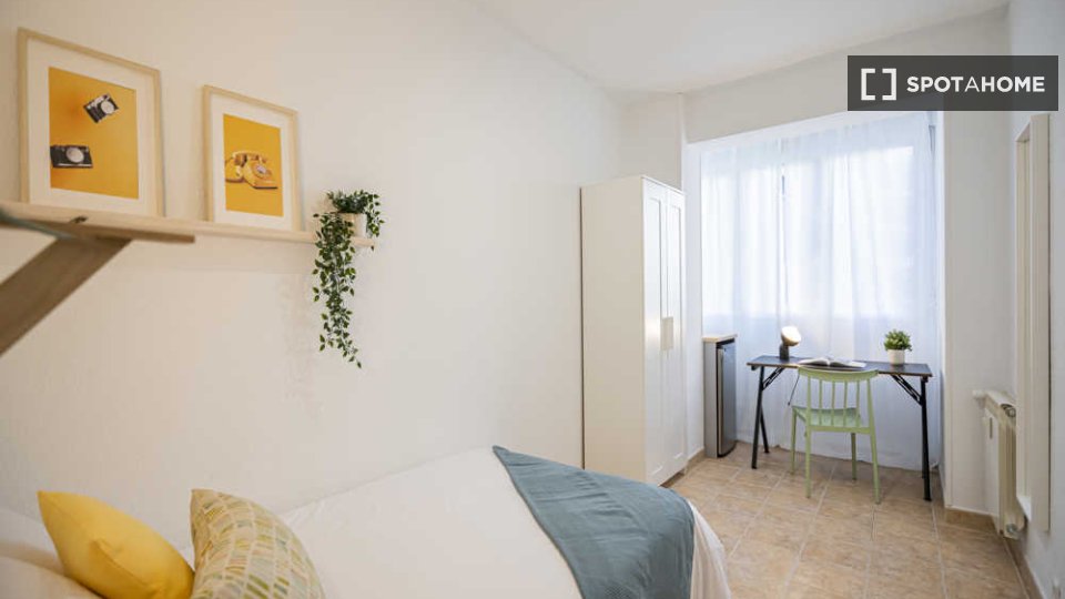 Double room Madrid, 25 beds — photo 57