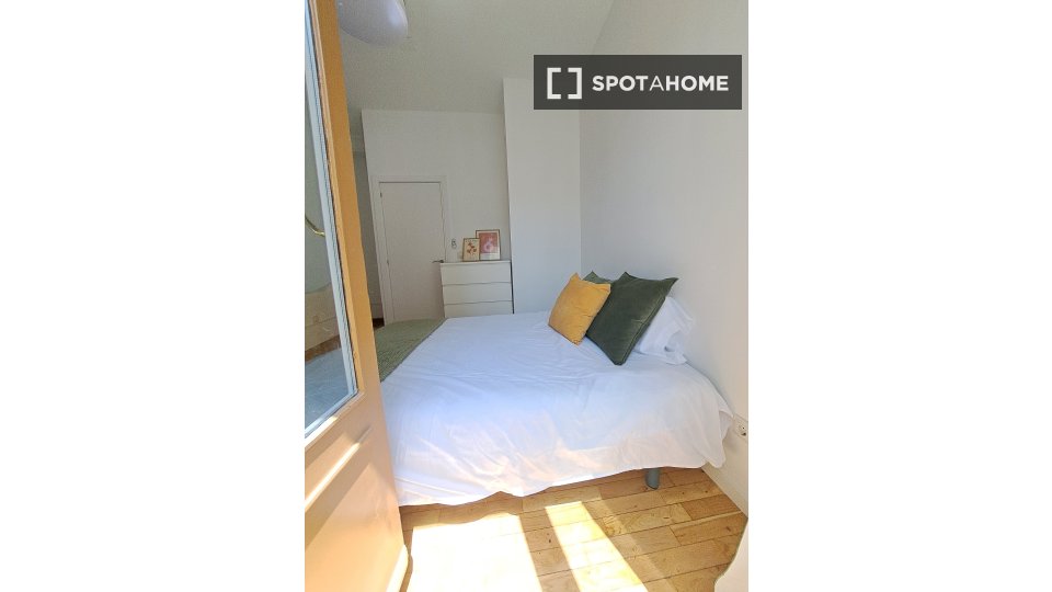 Double room Madrid, 5 beds — photo 12