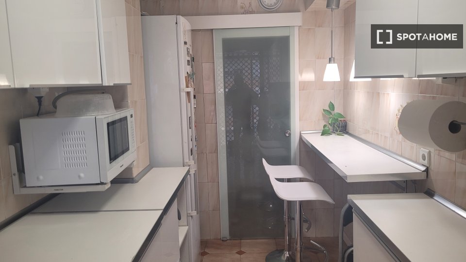 Double room Madrid, 6 beds, 150m² — photo 2