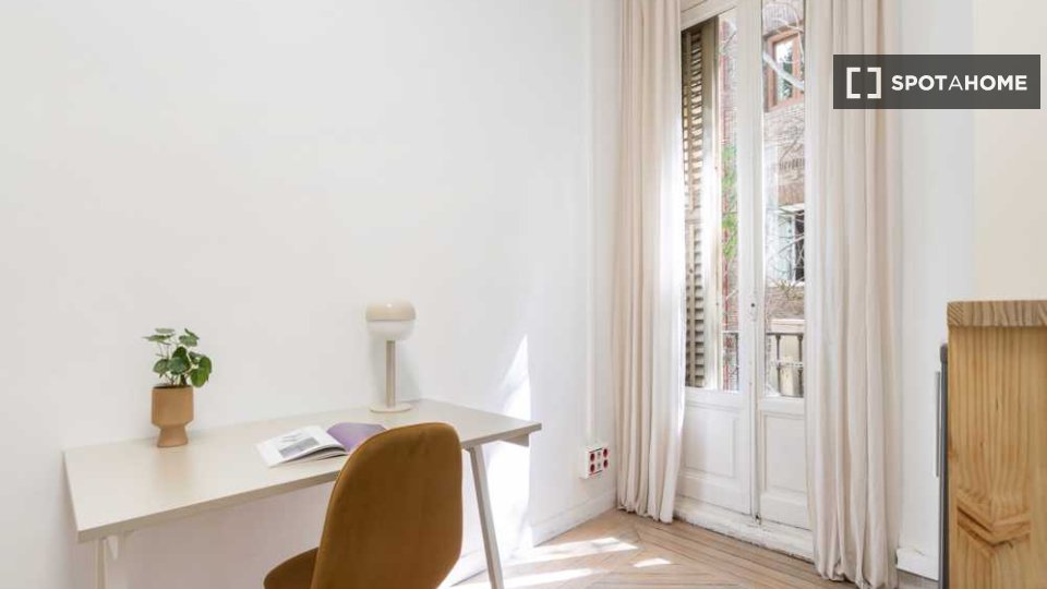 Double room Madrid, 12 beds — photo 11