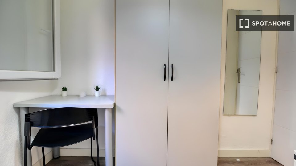Double room Madrid, 4 beds — photo 28