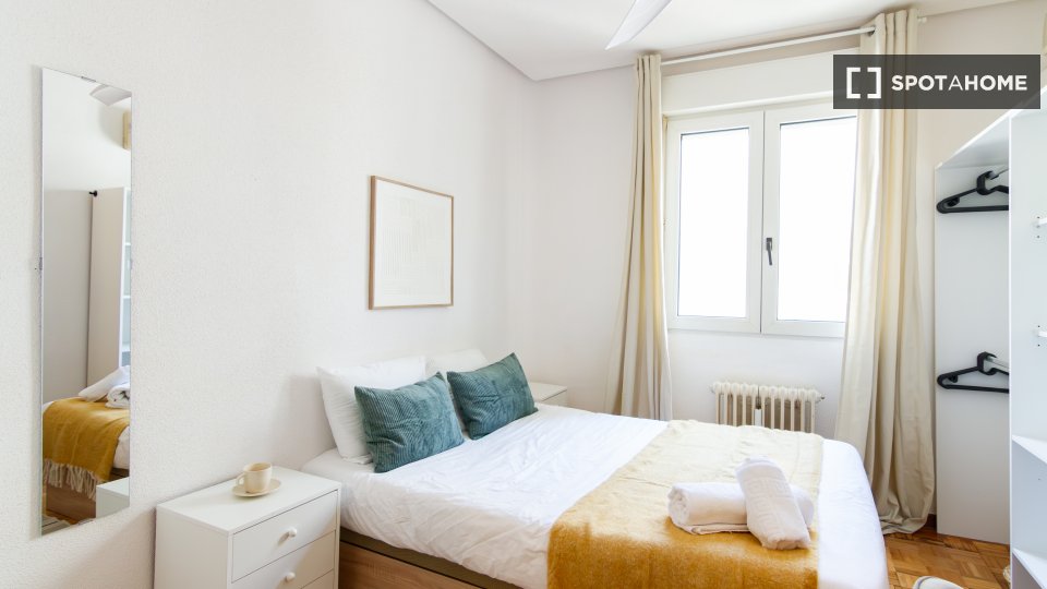 Double room Madrid, 6 beds — photo 46
