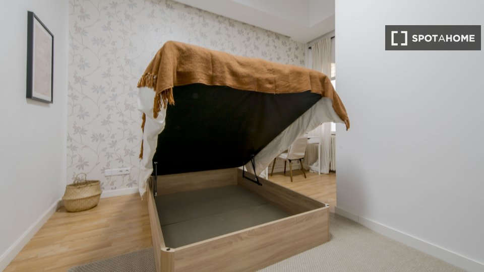 Double room Madrid, 9 beds — photo 5