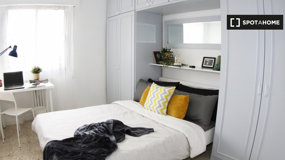 Double room Madrid, 5 beds, 100m² — photo 3