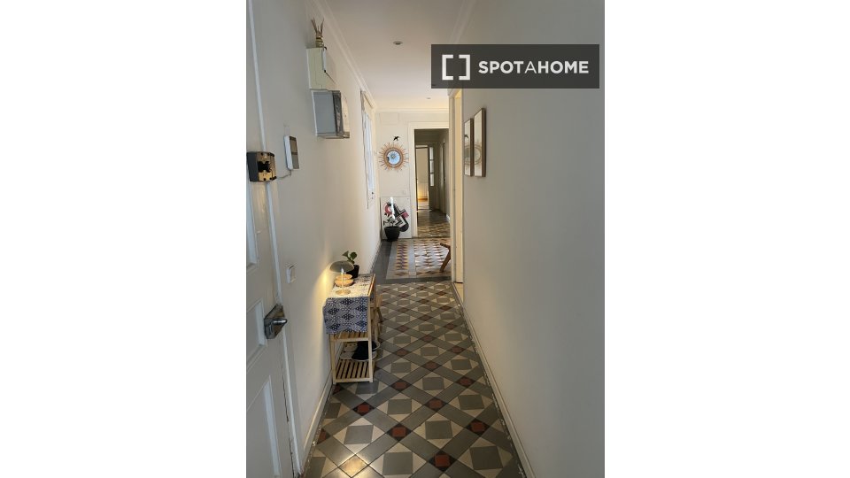 Double room Barcelona, 1 bed, 95m² — photo 11