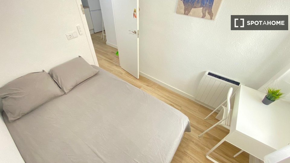 Double room Madrid, 4 beds — photo 1