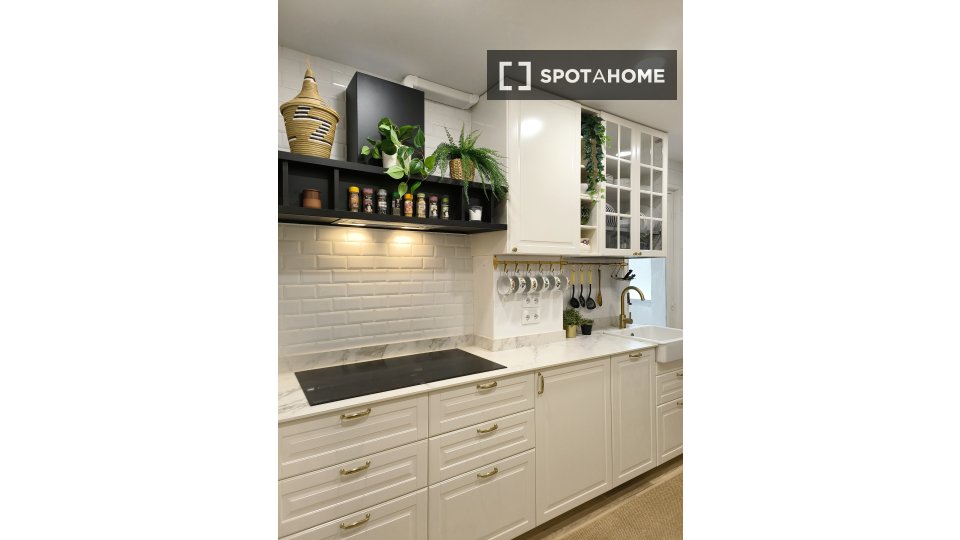 Apartment Pamplona, 5 beds, 124m² — photo 8