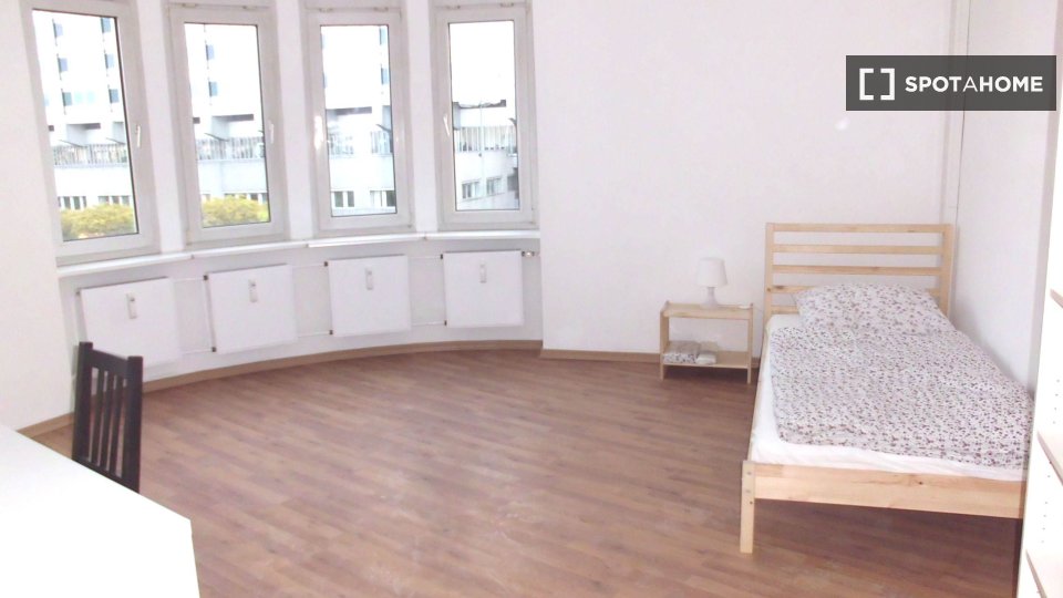 Double room Berlin, 5 beds, 142m² — photo 11
