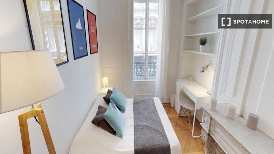 Double room Lyon, 5 beds, 130m² — photo 13