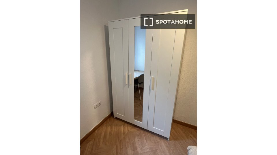 Double room Granada, 4 beds — photo 23