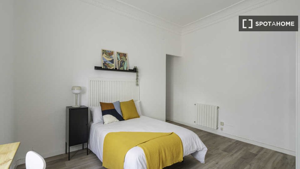 Double room Madrid, 4 beds — photo 25