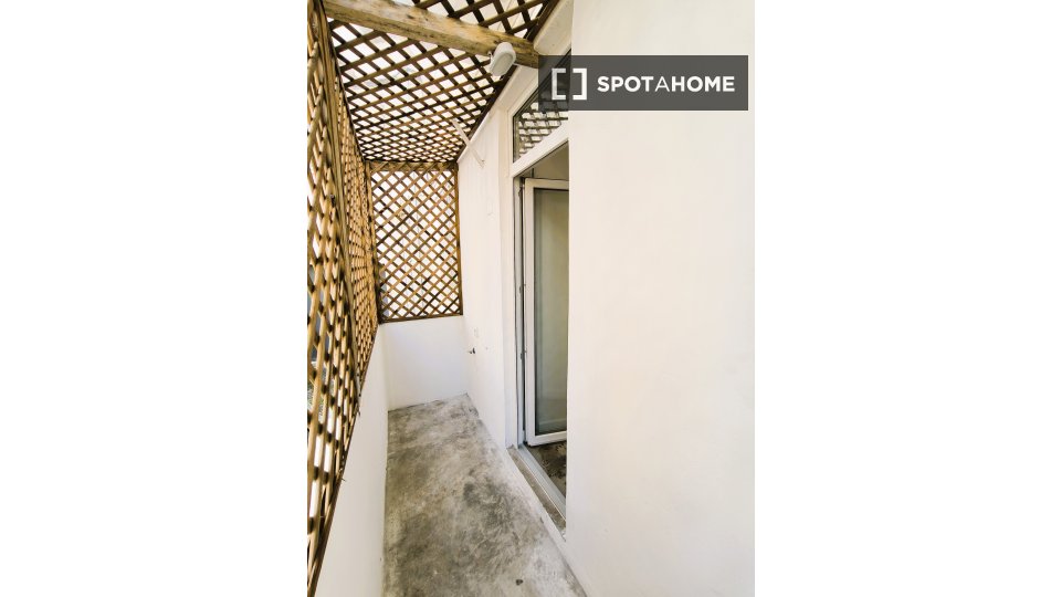 Apartment Lisbon, 2 beds, 105m² — photo 15