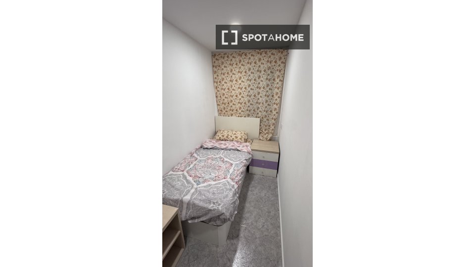 Double room Barcelona, 4 beds, 102m² — photo 7