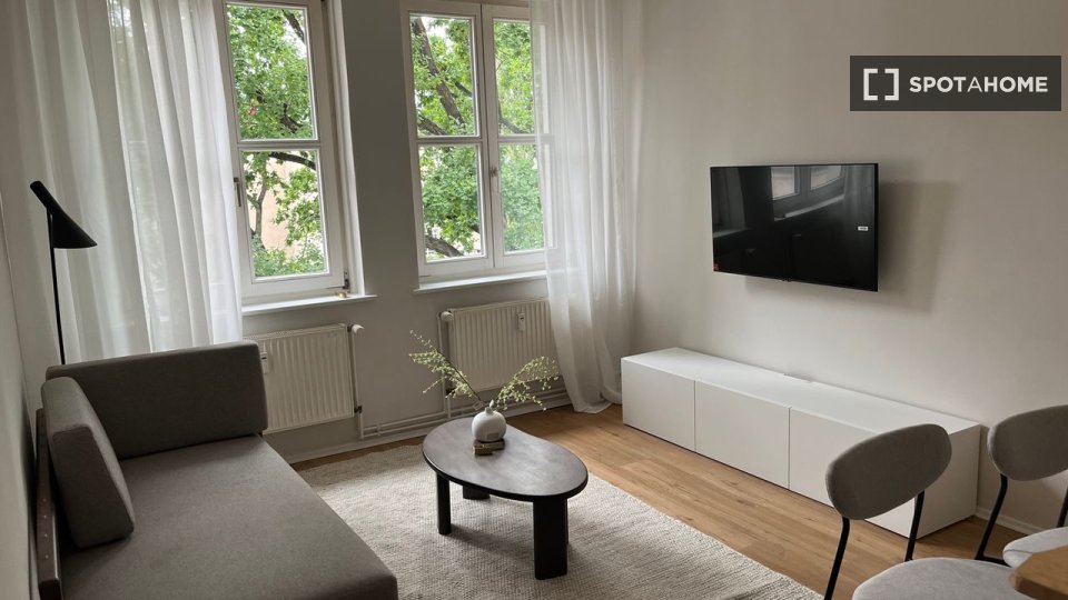 Apartment Berlin, 2 beds, 51m² — photo 2