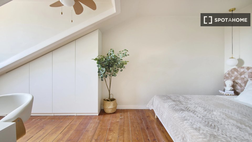 Double room Lisbon, 7 beds — photo 1
