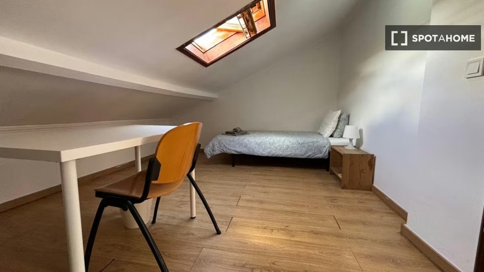 Double room Lisbon, 6 beds — photo 13