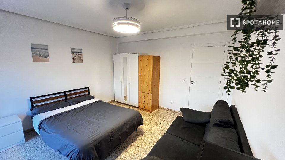 Double room Valencia, 5 beds — photo 9