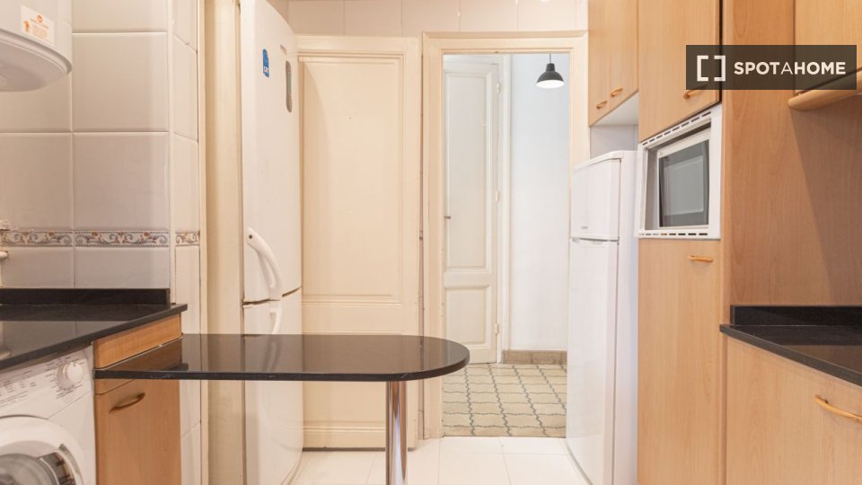 Double room Barcelona, 9 beds, 210m² — photo 16