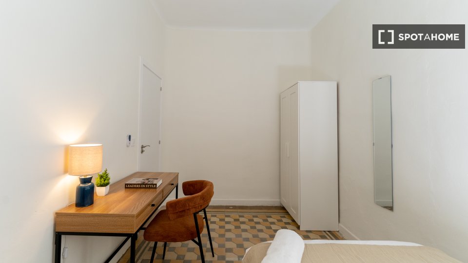 Double room Madrid, 7 beds — photo 7