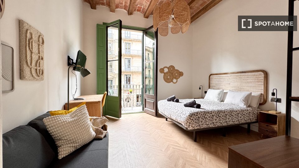 Double room Barcelona, 5 beds — photo 9