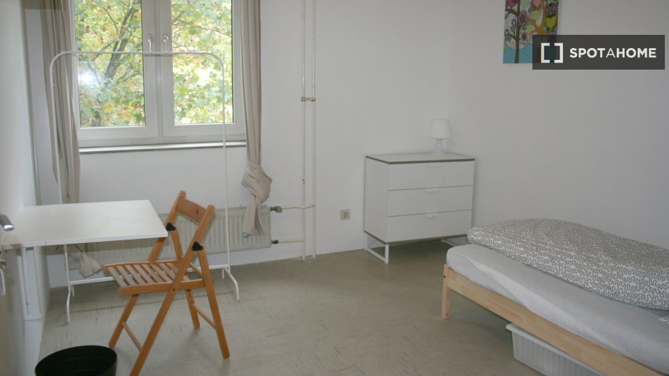Double room Berlin, 4 beds, 81m² — photo 7