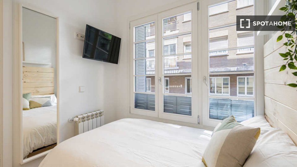 Double room Madrid, 4 beds — photo 42