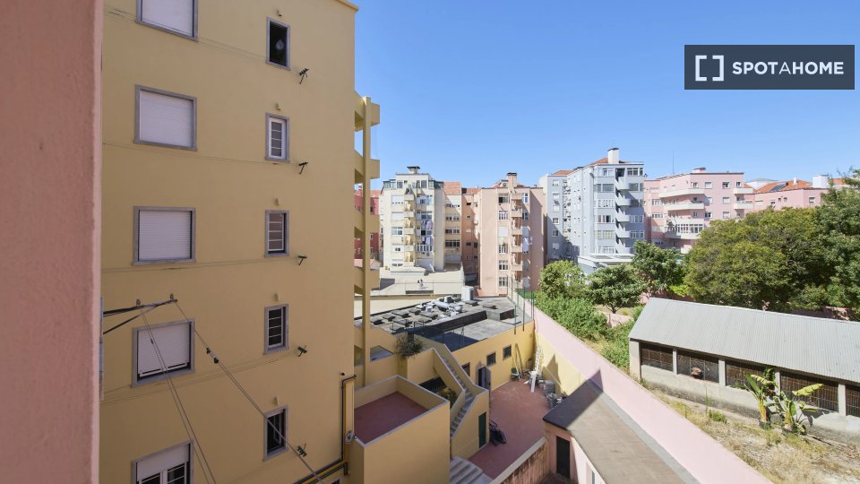 Double room Lisbon, 6 beds — photo 5