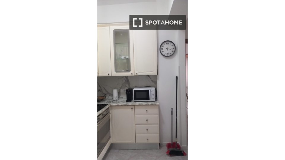 Double room Rome, 3 beds, 75m² — photo 32