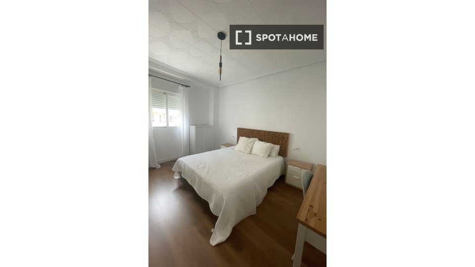 Habitación en piso compartido de 3 habitaciones en Sant Antoni, Valencia