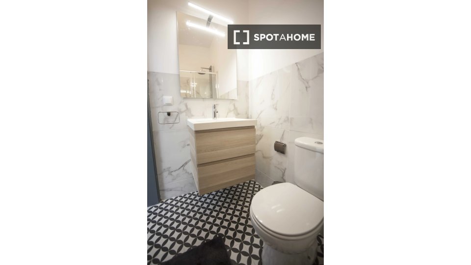 Double room Lisbon, 4 beds — photo 15
