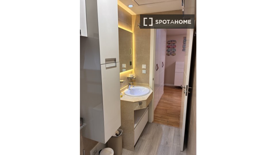 Apartment mono Seville, 66m² — photo 2