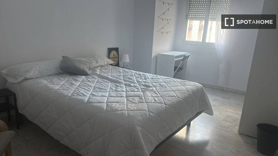 Habitación en piso compartido en Sevilla