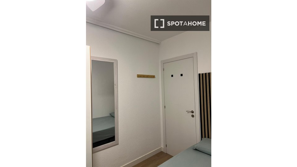 Habitación doble Madrid, 5 habitaciones — foto 5