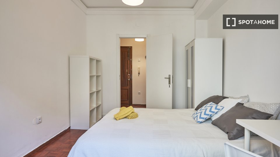 Double room Lisbon, 9 beds, 160m² — photo 26