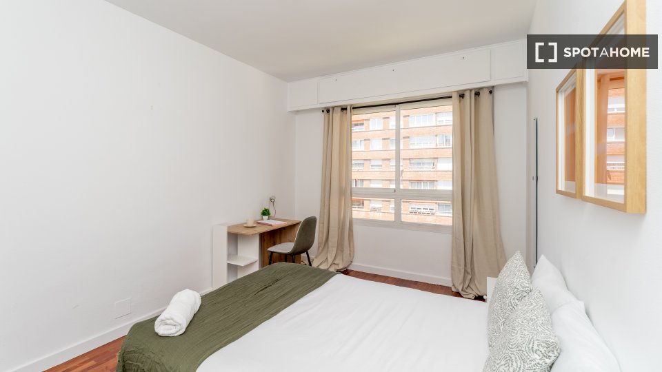Double room Madrid, 7 beds — photo 33