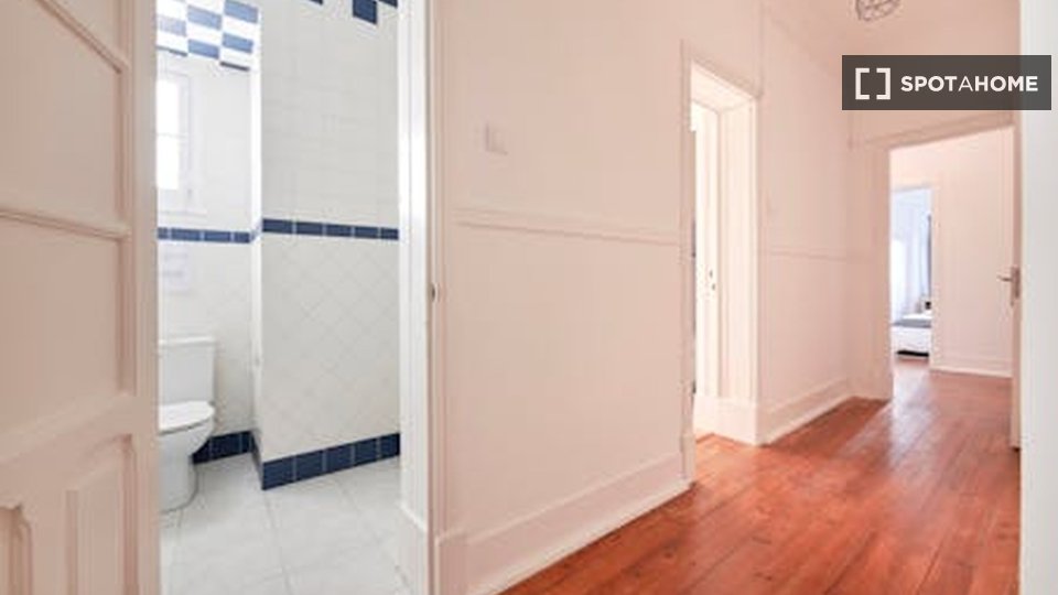 Double room Lisbon, 4 beds — photo 2