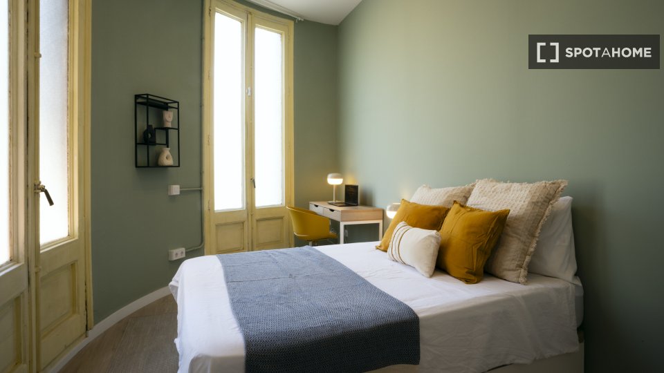 Double room Barcelona, 10 beds, 210m² — photo 6