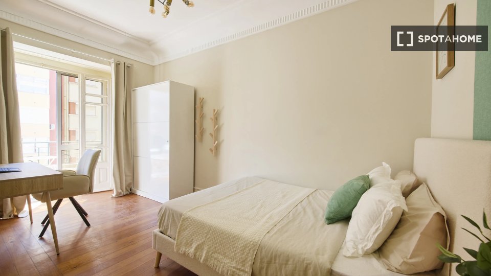 Double room Lisbon, 6 beds — photo 10