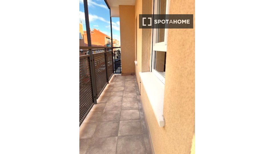 Double room Madrid, 8 beds, 170m² — photo 3