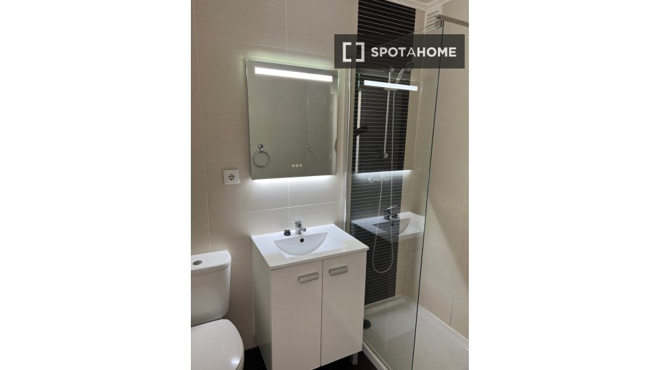 Apartment Lisbon, 1 bed, 79m² — photo 5