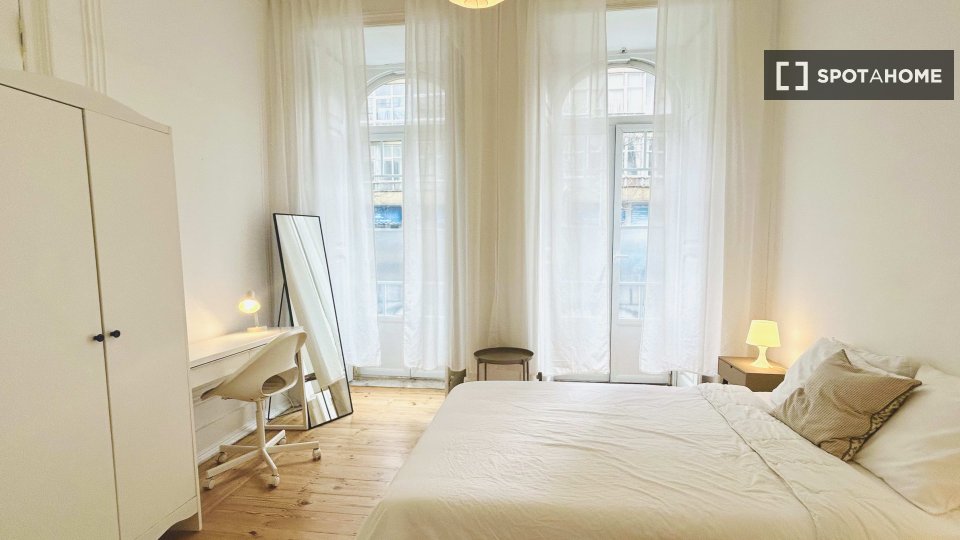 Double room Lisbon, 5 beds, 170m² — photo 18