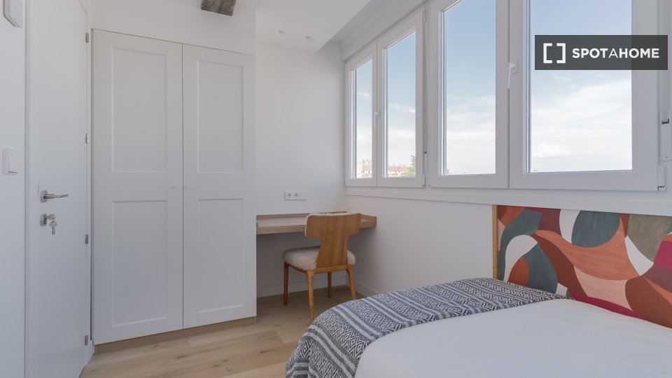 Double room Madrid, 6 beds — photo 16