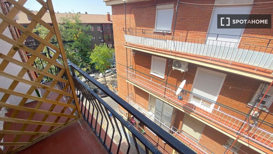 Double room Madrid, 5 beds — photo 15