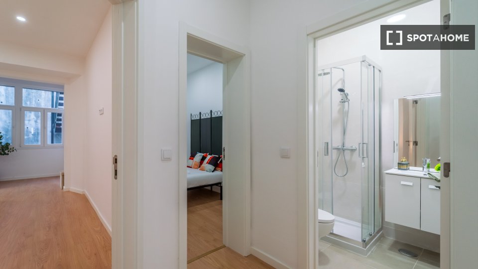 Apartment Lisbon, 3 beds, 87m² — photo 12