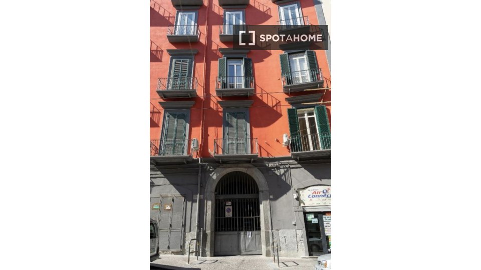 Double room Naples, 2 beds — photo 9