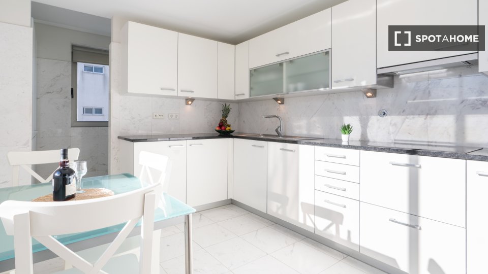Apartment Porto, 4 beds, 80m² — photo 15