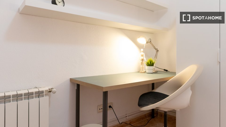 Double room Madrid, 6 beds, 134m² — photo 5