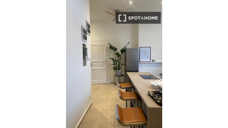 Apartment Budapest, 3 beds, 96m² — photo 41