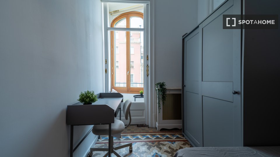 Double room Barcelona, 8 beds, 190m² — photo 1