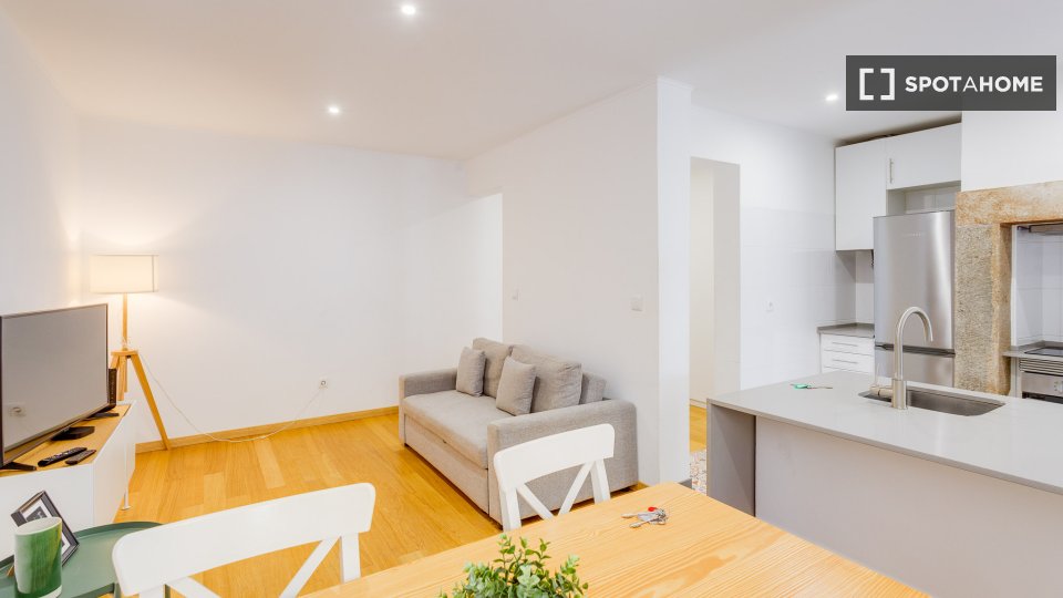 Apartment Lisbon, 2 beds — photo 38